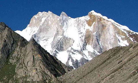 माउंट मेरू शिखर काबिज करत पुणेकरांनी घडवला इतिहास