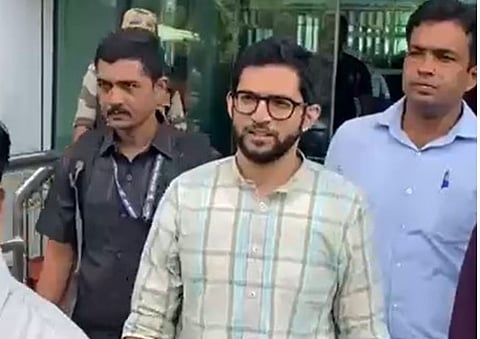 आज ‘राजनीती’ नाही, ‘रागनीती’ आहे : आदित्‍य ठाकरेंची परिनीती-राघव विवाह सोहळ्याला हजेरी