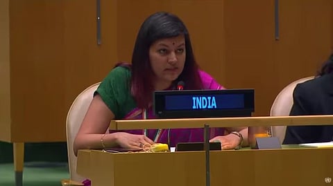 संयुक्त राष्ट्र आमसभेत ( युएनजीए) बोलताना भारताच्‍या सचिव पेटल गहलोत.