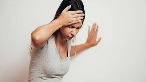 Vertigo attack : तुम्हाला चक्कर येणे डोकेदुखीचा त्रास आहे का? जाणून घ्या व्हर्टिगो अ‍ॅटॅक म्हणजे काय?
