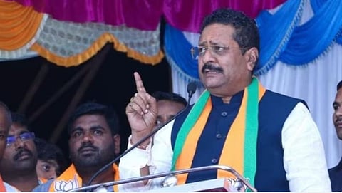 नेहरू भारताचे पहिले पंतप्रधान नव्‍हते : कर्नाटक भाजप आमदारांच्‍या विधानाने नवा वाद