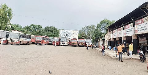 अहमदनगर विभागाला 65 लाखांचा फटका; 11 आगारांची एसटी बस सेवा ठप्प