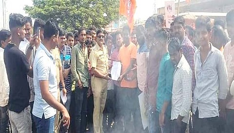 सोलापूर: अक्कलकोट येथे वीरशैव लिंगायत समाजाच्या वतीने जितेंद्र आव्हाड यांचा निषेध