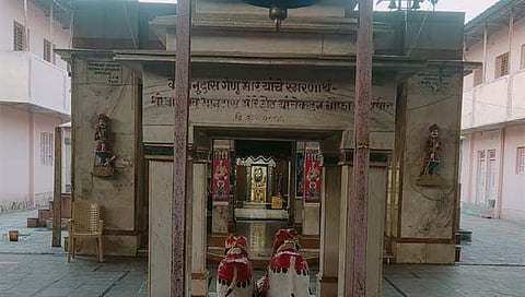 Sangli News: आटपाडी येथील सोनारसिध्दनाथ मंदिरातून सोन्या- चांदीचे दागिने लुटले