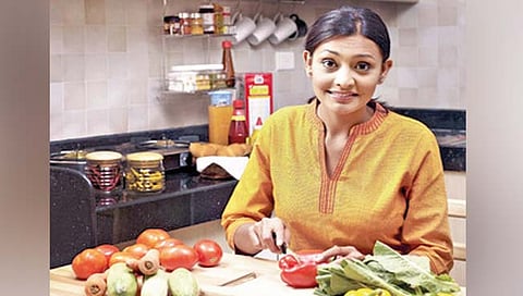 गृहिणींचे आराेग्‍य सर्वात महत्त्‍वाचे, कशी असावी आरोग्यदायी दिनचर्या?
