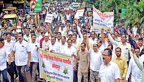 शिक्षण खासगीकरण विरोधात गुरुजींचा एल्गार
