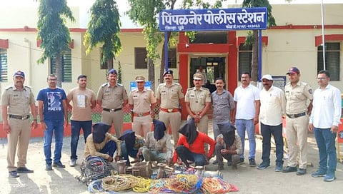 धुळे : शेतकऱ्यांच्या विहिरीतून जलपरी, कॉपर केबल चोरणारी टोळी पोलिसांच्या ताब्यात