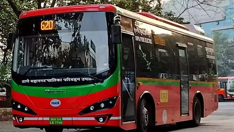 ठाणे : कोपरी परिसरात चक्क बसच घरात घुसली