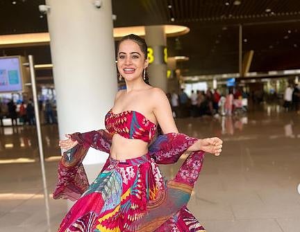 Urfi Javed style