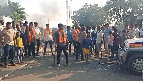 हैद्राबाद राज्‍य मार्गावर रास्‍ता रोको