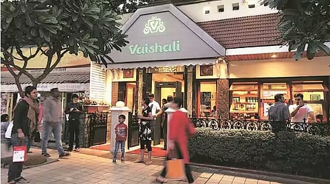Pune Vaishali hotel :वैशाली हॉटेलच्या मालकिणीची पतीनेच केली फसवणूक; बनावट सह्या करुन काढले पाच कोटींची कर्ज