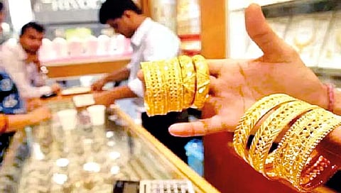 Gold prices : सोने दराचा नवा उच्चांक; चांदीलाही अभूतपूर्व झळाळी