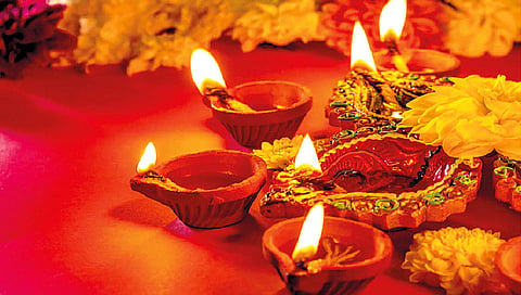 उत्‍सव : ज्ञानदीप उजळू दे!
