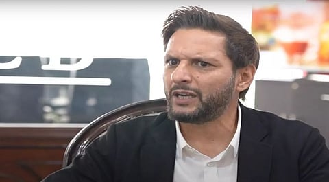 पाकिस्‍तानचा माजी क्रिकेटपटू शाहिद आफ्रिदी  याने टीम इंडिया आणि चाहत्‍यावर बोचरी टीका केली आहे.
