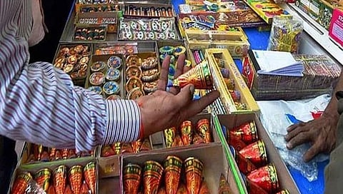 Nashik News : अनधिकृत फटाके विक्रेत्यांवर होणार गुन्हा दाखल, महापालिका आयुक्तांचे आदेश