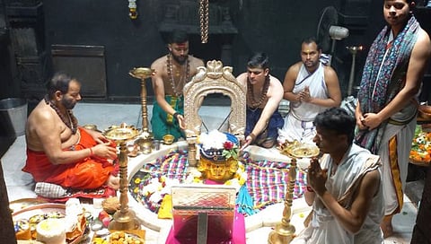 Trimbakeshwar Shiva Temple : दिवाळीत त्र्यंबकराजाची पारंपारिक विशेष प्रदोष पूजा