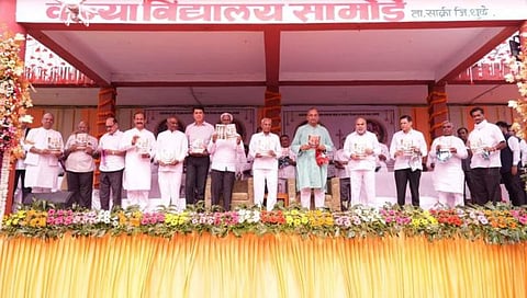 धुळे : सामोडे येथे पुतळा अनावरण, स्मृती प्रकाशन सोहळा उत्साहात 