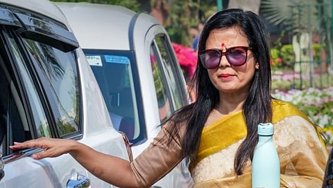 महुआ मोईत्रा संसदेच्या आचरण समितीसमोर होणार हजर