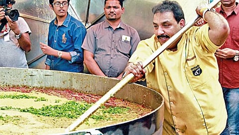 नागपूर : दहा हजार किलो मसाले भाताचा दरवळ!
