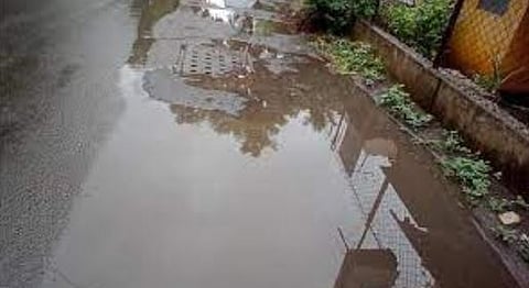 Pune News : सणासुदीत नागरिकांना ड्रेनेजची दुर्गंधी