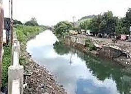 Pune News : भगदाडे पडून मुठा कालव्याची झाली चाळण