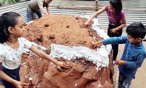 Pune News : किल्ल्यांनी सजली बाजारपेठ : अवतरला शिवकाळ