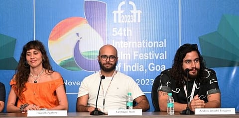 दिग्दर्शक आंद्रेस आरो
