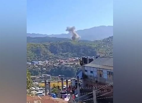 म्यानमारमध्‍ये लष्‍कराचा हवाई हल्‍ला, दोन हजारांहून अधिक लाेक भारतात आश्रयाला