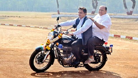 महाडिक-मुश्रीफ यांची बुलेटसवारी