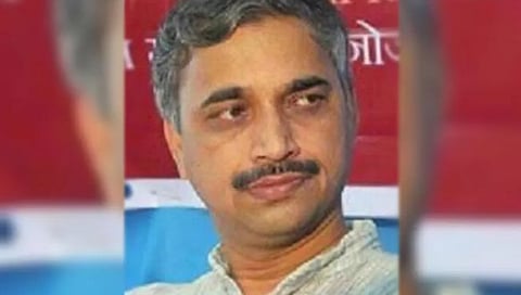 Vishwambhar Chaudhary : डॉ. विश्वंभर चौधरी यांच्या व्याख्यानाप्रसंगी गोंध‌ळ, हिंदुत्ववादी संघटनांचा आक्षेप