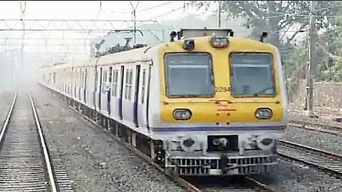 पुणे-लोणावळा लोकल दुपारच्या वेळेत सुरू करा : खा. श्रीरंग बारणे