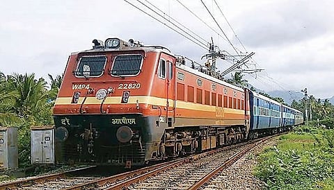 Crime News : विनाकारण रेल्वेची साखळी ओढणार्‍या 793 जणांवर गुन्हे