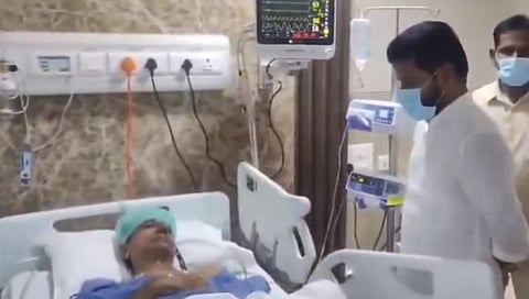 CM Revanth Reddy : मुख्यमंत्री रेवंत रेड्डी यांनी घेतली केसीआर राव यांची रूग्णालयात भेट