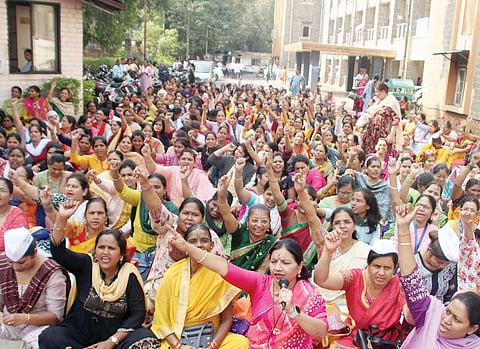 जुन्या पेन्शनसाठी शासकीय कर्मचार्‍यांचा संप