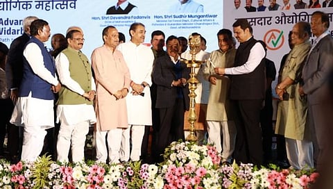 Devendra Fadnavis: विदर्भ-मराठवाड्यातील उद्योजकांसाठी सवलतीत वीजपुरवठा : देवेंद्र फडणवीस
