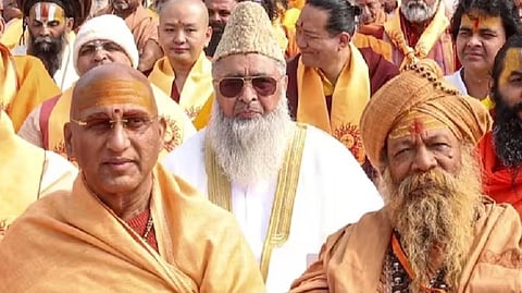 Ram Mandir Pran Pratishtha : मुस्लिम धर्मगुरूविरोधात फतवा; राम मंदिर प्राणप्रतिष्ठापनेला होते उपस्थित