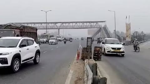 गाझियाबादमधील राष्‍ट्रीय महामार्ग क्रमांक ९ वर छिन्नविच्छिन्न अवस्थेत एक मृतदेह सापडला.
