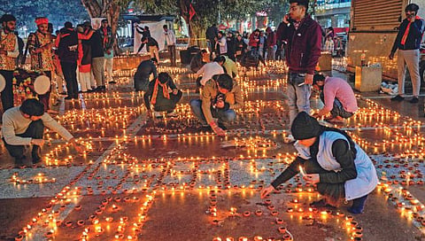 श्री रामलल्लाच्या प्राणप्रतिष्ठापनेनंतर सार्‍या देशाने साजरी केली दिवाळी