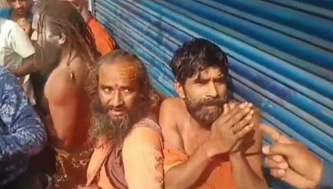 West Bengal : धक्कादायक! उत्तर प्रदेशच्या ३ साधूंना प. बंगालमध्ये जमावाकडून मारहाण, १२ जणांना अटक