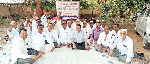 जमिनीच्या मोबदल्यासाठी शेतकर्‍यांचे उपोषण : आश्वासनानंतर आंदोलन मागे