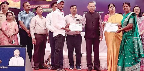 न्याय महाअभियानांतर्गत मढ येथे लाभाचे वाटप; पंतप्रधानांचा आदिवासींशी संवाद