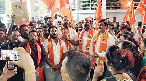शिवसेनेचे पिंपरी चौकात निषेध आंदोलन