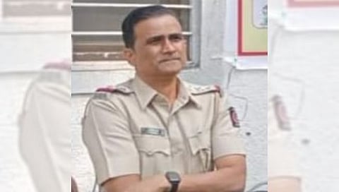 Nashik |  धक्कादायक ! पोलिस निरीक्षकाने जीवन संपवले