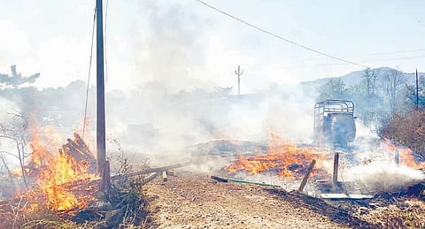 गोदामाला लागली आग