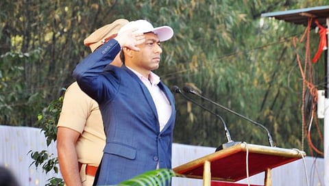 धुळे : नवप्रविष्ठ पोलीसांनी कर्तव्यासोबत कायद्याचे देखील पालन करावे – जिल्हाधिकारी अभिनव गोयल