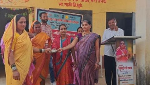 Dhule News : शाळा दुरुस्तीसाठी सरसावल्या महिला, बचत गटाच्या माध्यमातून करणार मदत