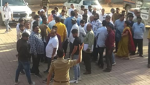 Pune RTO : पुणे आरटीओ कार्यालयात तुंबळ हाणामारी; टॅक्सी संघटनांमध्ये राडा 