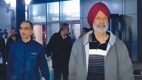 मृत्युदंड ठोठावलेल्या आठ भारतीय अधिकार्‍यांची कतारकडून मुक्तता