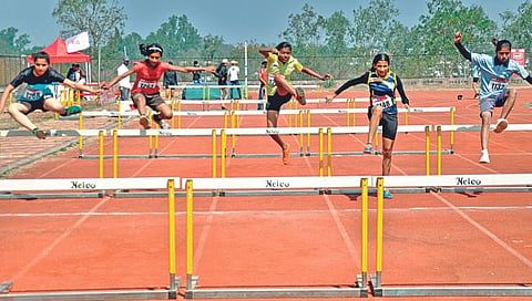 Kolhapur News : रेडी…स्टेडी, गेट-सेट-गो…:  ‘पुढारी राईज अप महिला अ‍ॅथलेटिक्स स्पर्धे’चा दिमाखात प्रारंभ