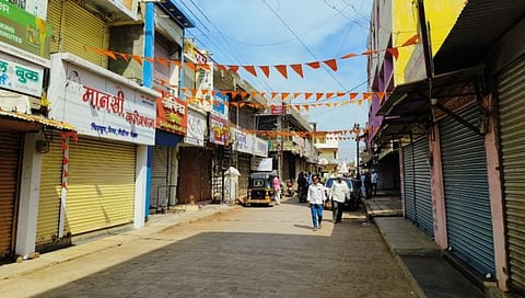 उमरगा येथे कडकडीत बंद  